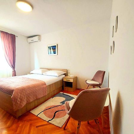 Apartment Fila - Large & Close To The Beach Макарска Экстерьер фото